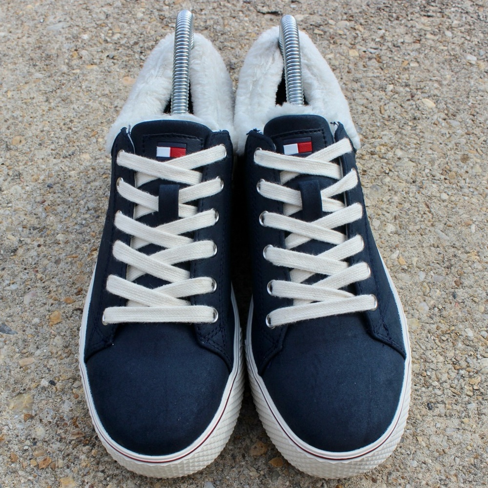 Tommy Hilfiger Women's Saveri Blue Faux Suede Platform Sneakers 6.5M